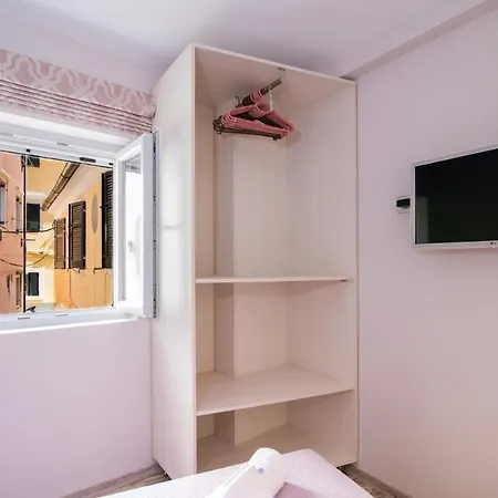 Electra's House شقة